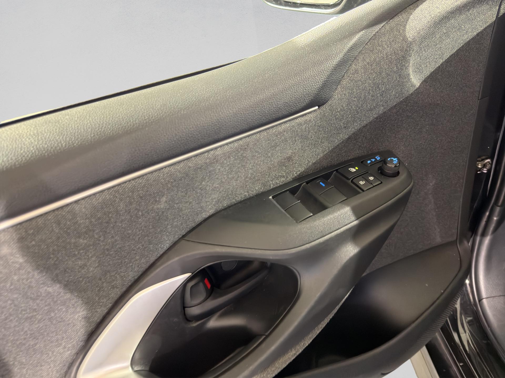 TOYOTA Yaris 1.5 Trend e-CVT-image-23