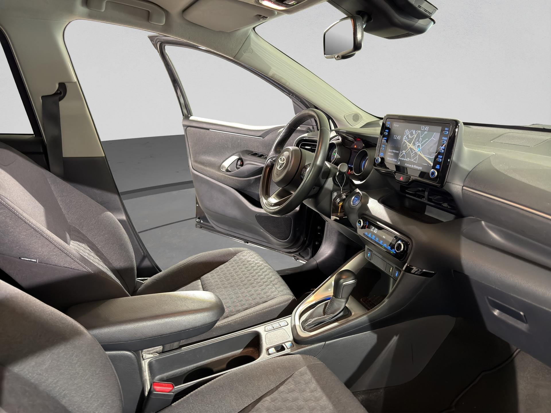 TOYOTA Yaris 1.5 Trend e-CVT-image-16