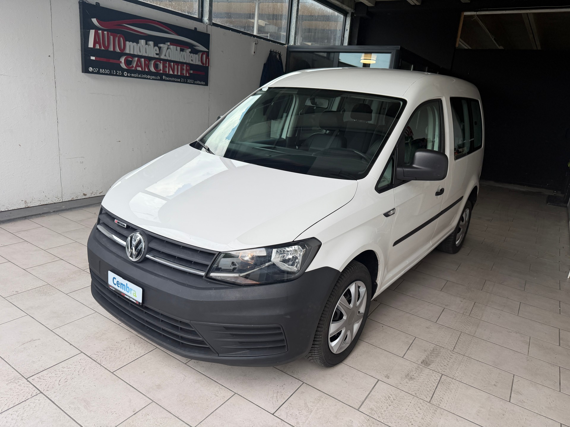 VW Caddy 2.0 TDI Trendline 4Motion-image-2