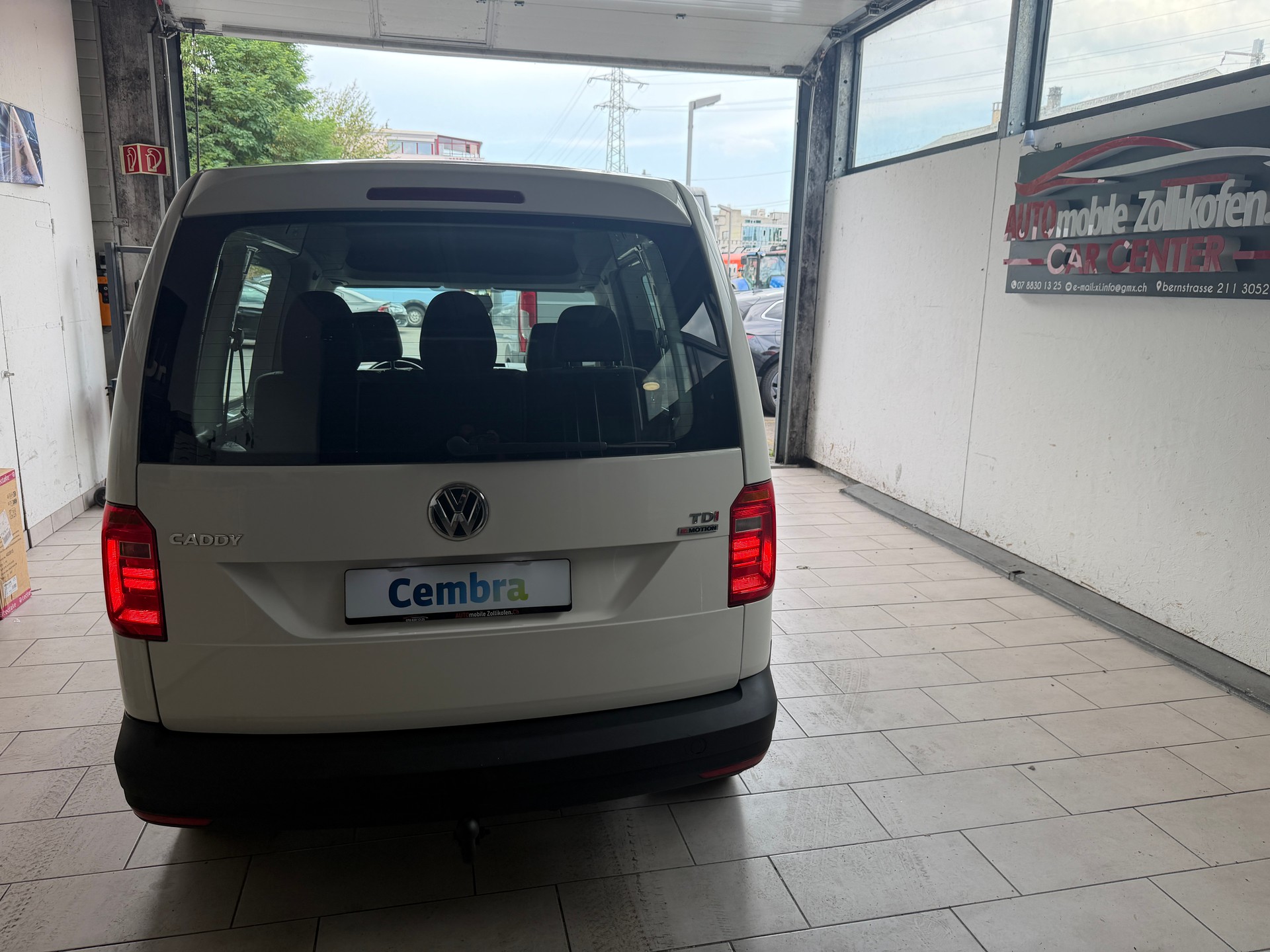 VW Caddy 2.0 TDI Trendline 4Motion-image-8
