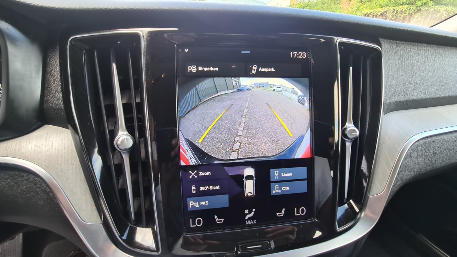 VOLVO V60 B4 Diesel Mild Hybrid Inscription Geartronic ** Voll-Leder ** Gr-Navi ** RF-Kamera 360° ** Sitzmemory ** Ab MFK **-image-14