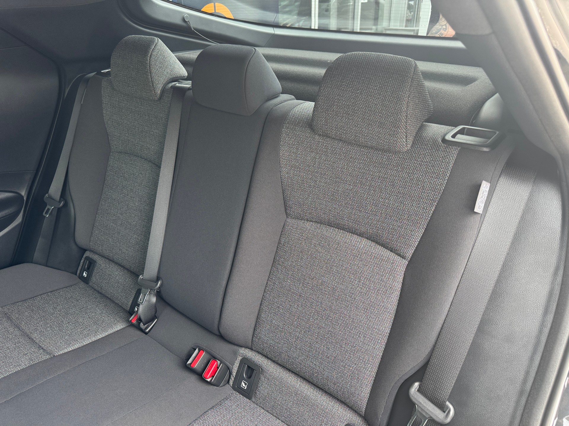 TOYOTA C-HR 1.8 HSD CVT Swiss Edition-image-12