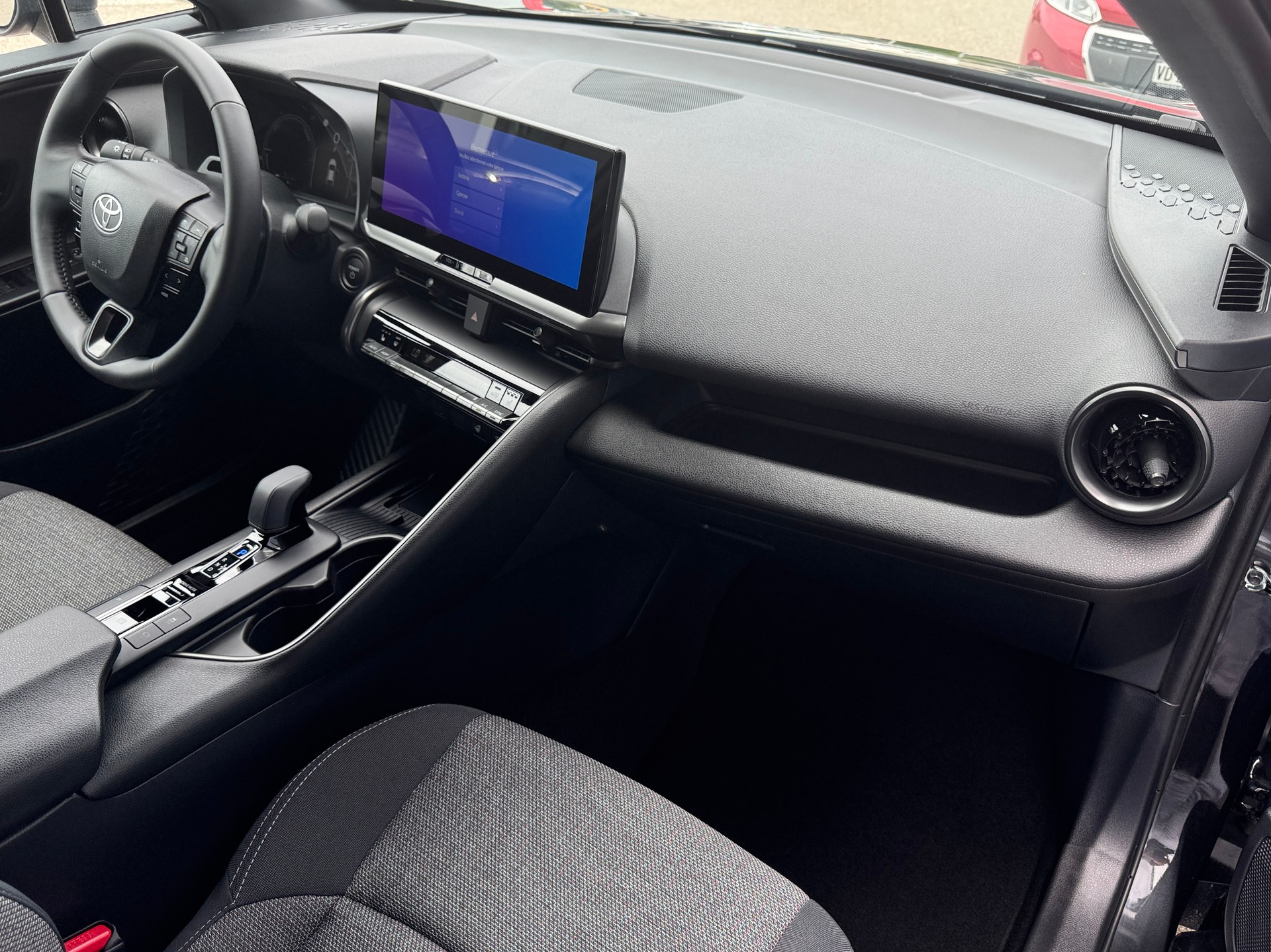 TOYOTA C-HR 1.8 HSD CVT Swiss Edition-image-11