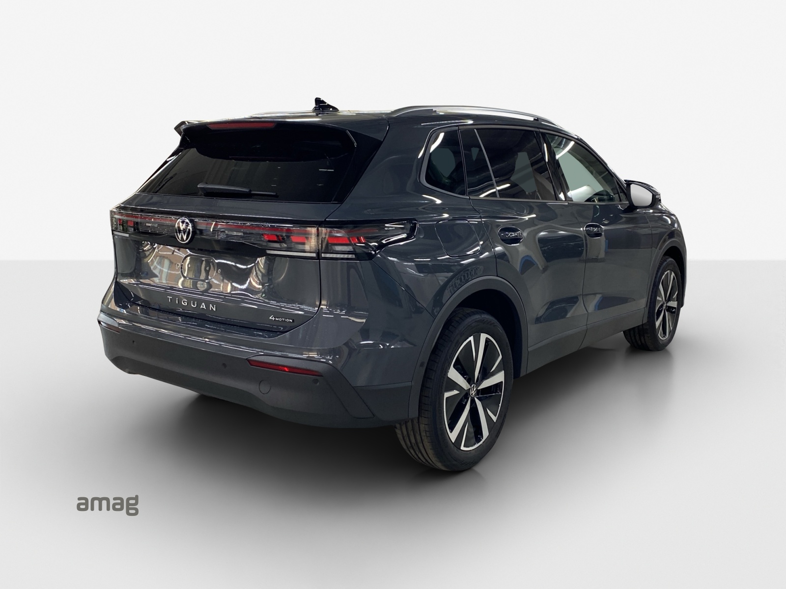 VW Tiguan 2.0 TSI DSG Life 4Motion-image-4