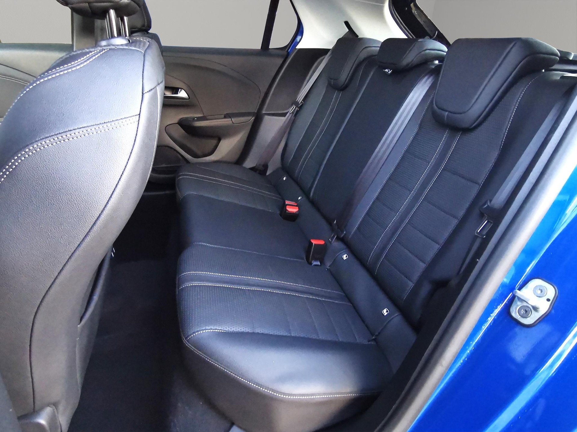OPEL Corsa-e Elegance-image-6