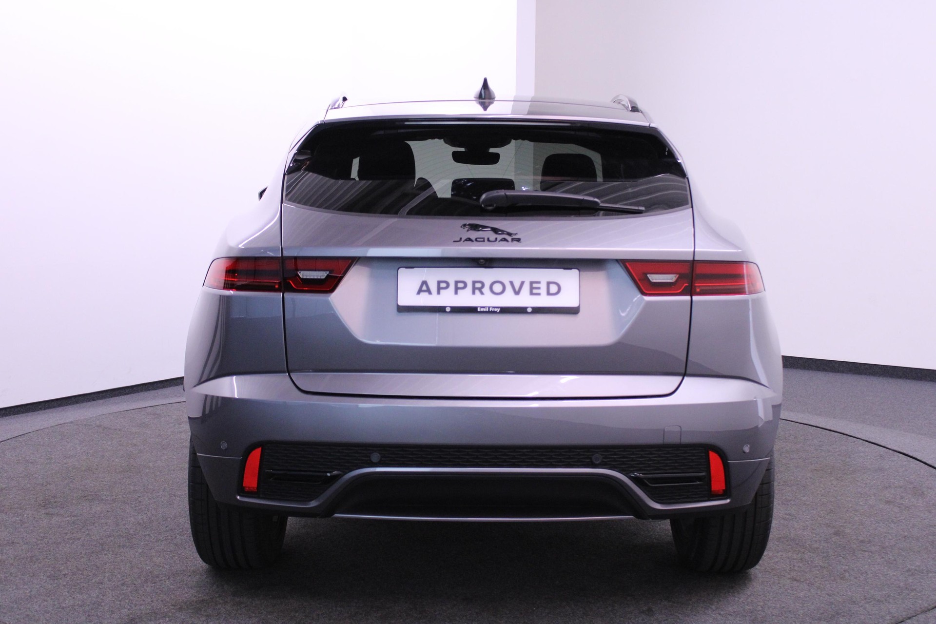 JAGUAR E-Pace 1.5 T 300e R-Dynamic SE AWD-image-2