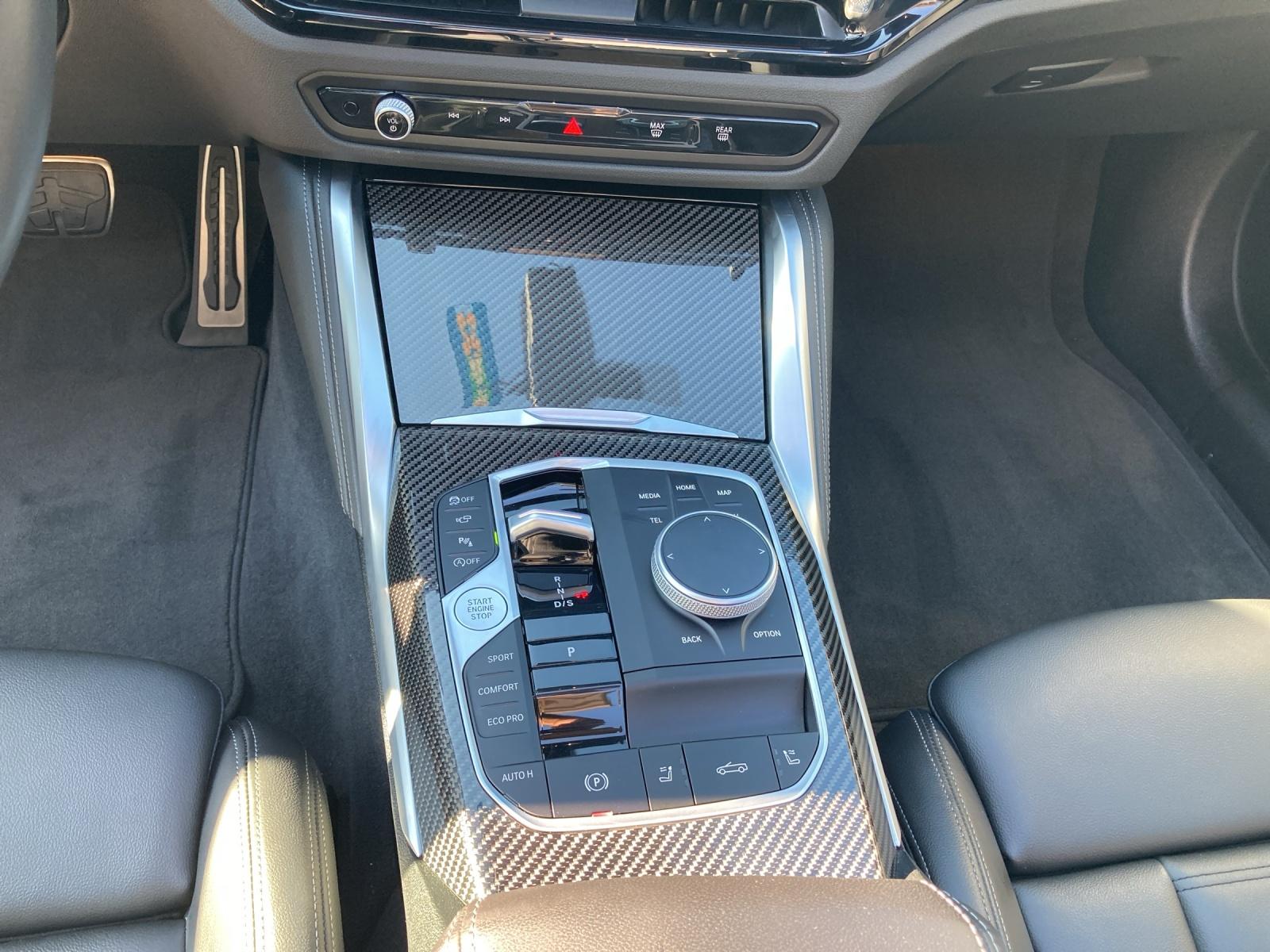 BMW M440i xDrive Cabrio-image-15