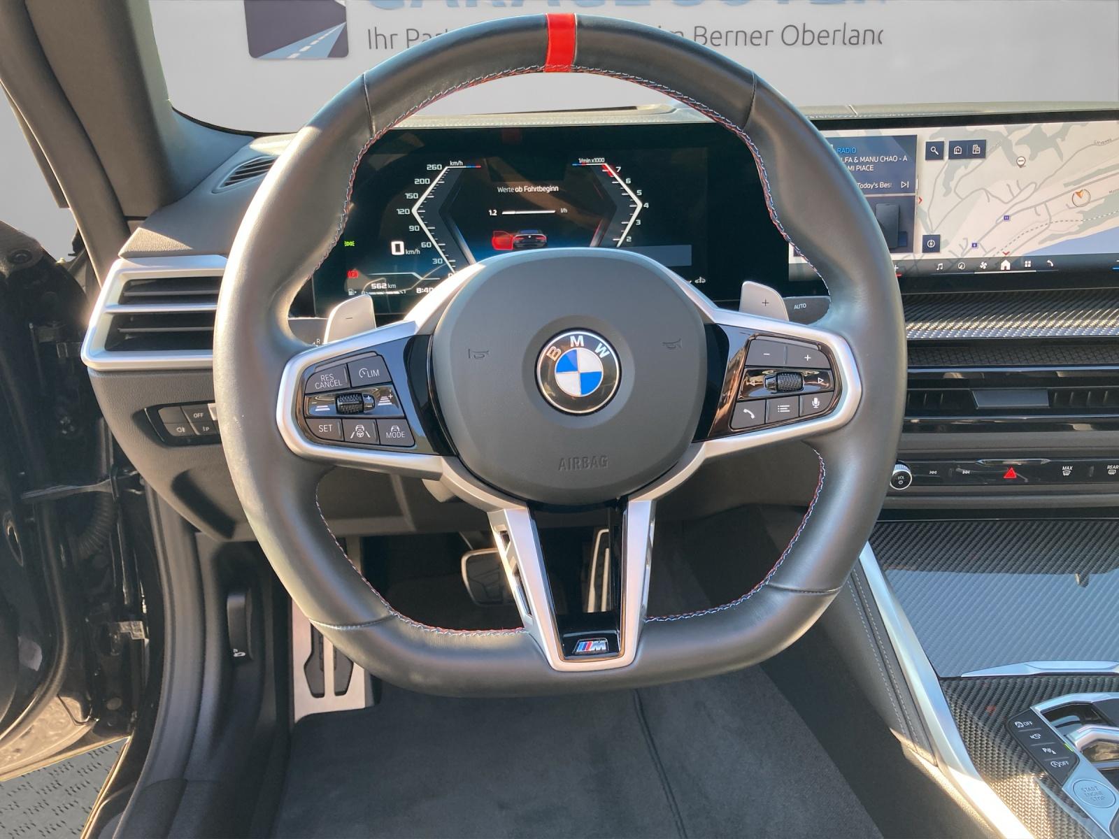 BMW M440i xDrive Cabrio-image-12
