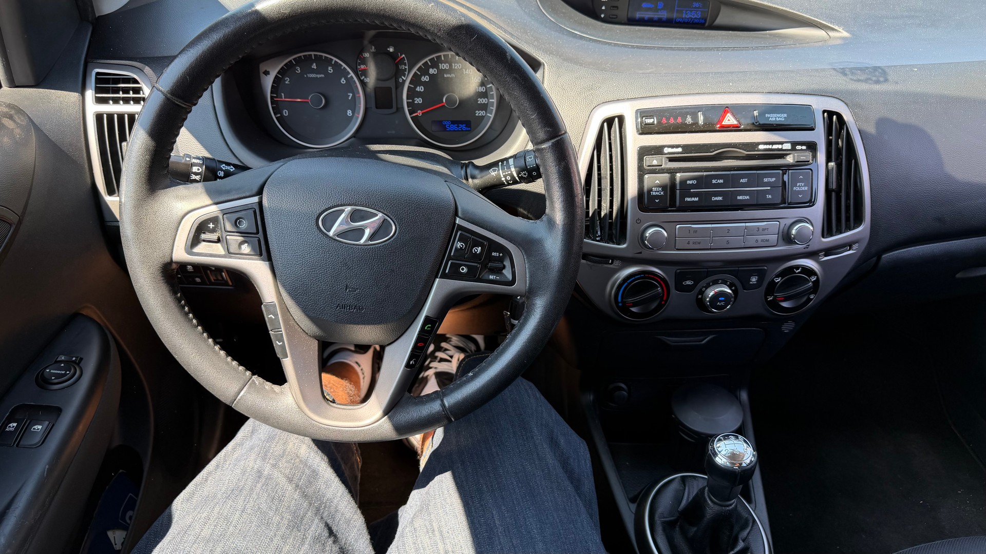 HYUNDAI i20 1.2 Comfort-image-9