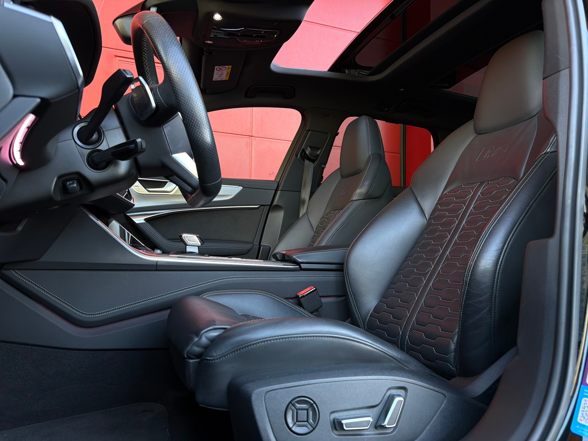 AUDI RS6 Avant 4.0 TFSI V8 quattro-image-12