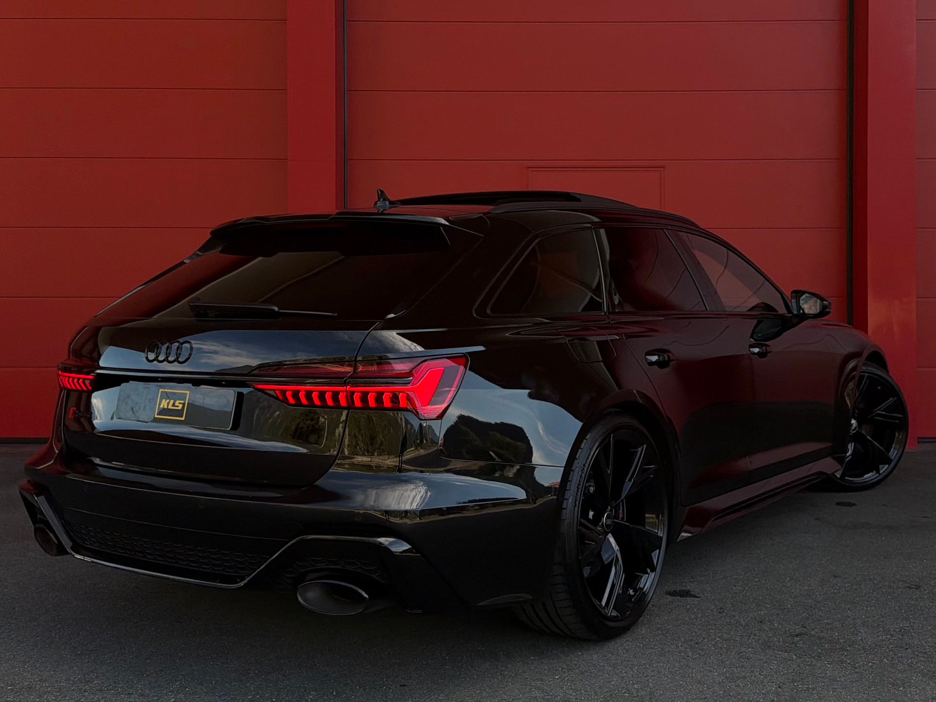 AUDI RS6 Avant 4.0 TFSI V8 quattro-image-3