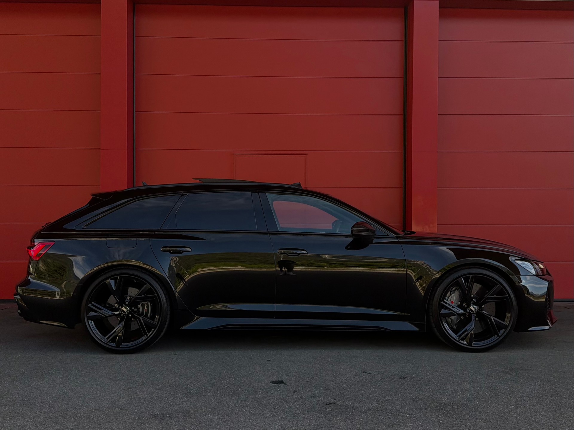 AUDI RS6 Avant 4.0 TFSI V8 quattro-image-2