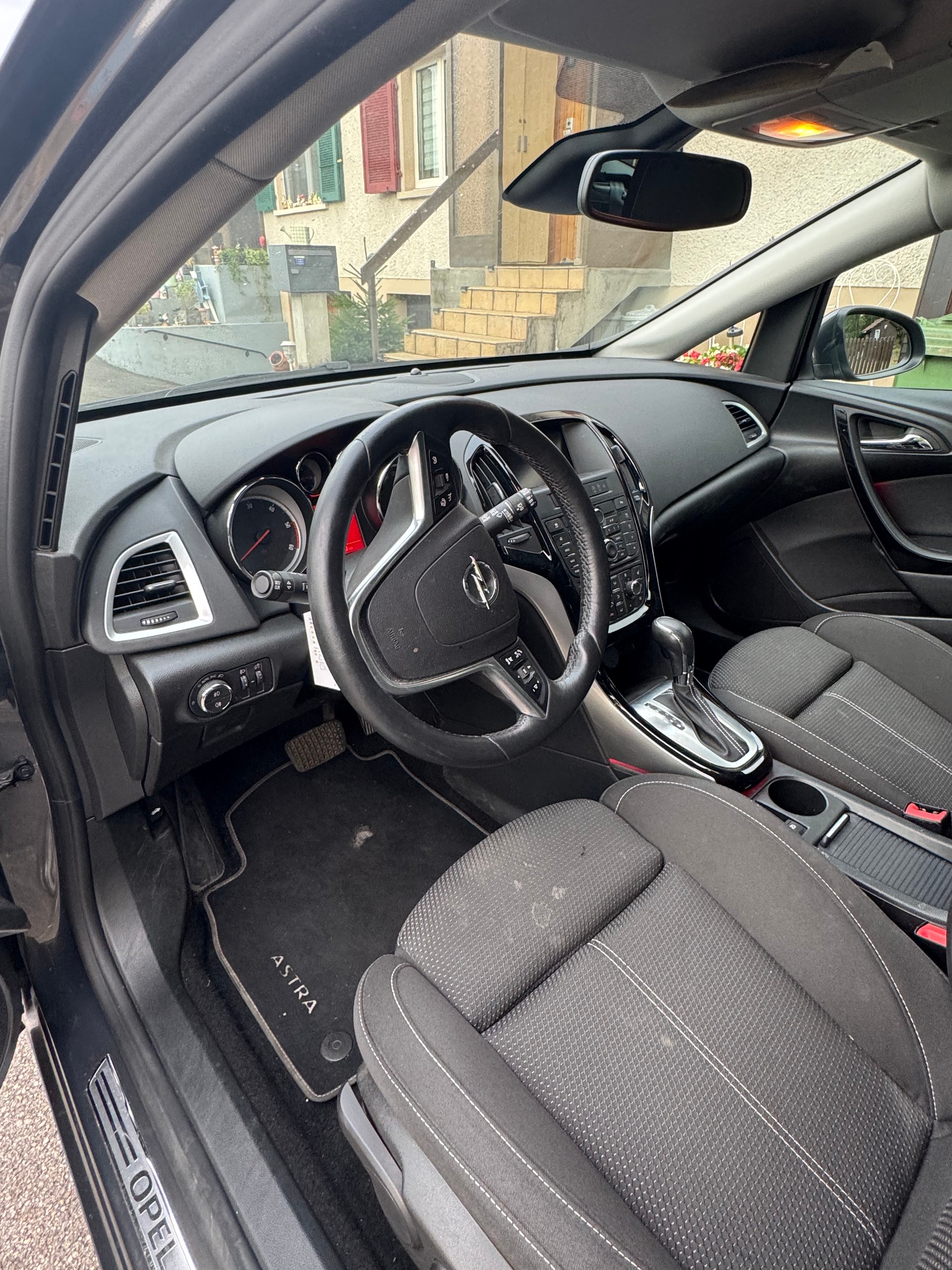 OPEL Astra SportsTourer 2.0 CDTi Cosmo Automatic-image-5