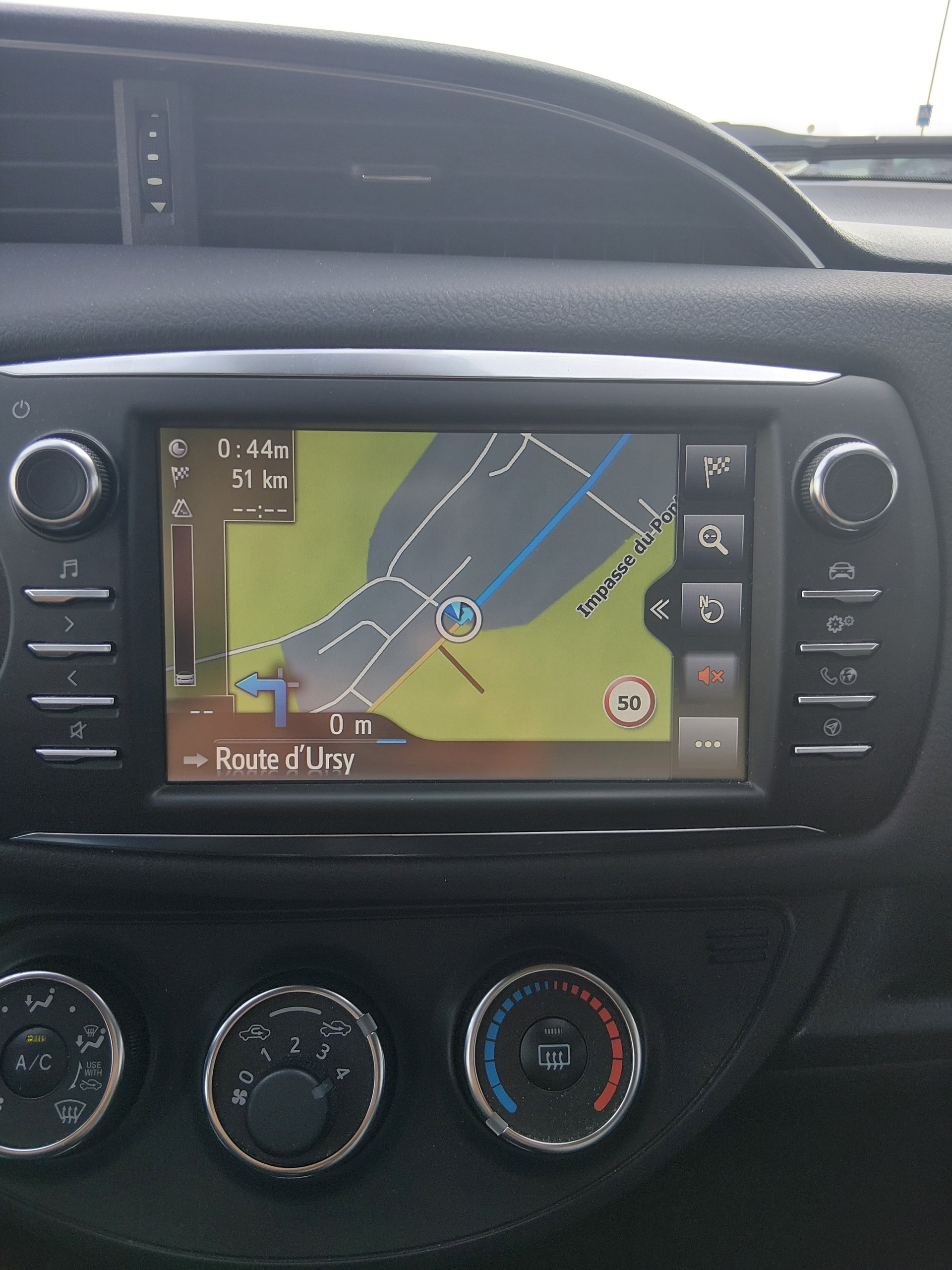 TOYOTA Yaris 1.5 Trend-image-6