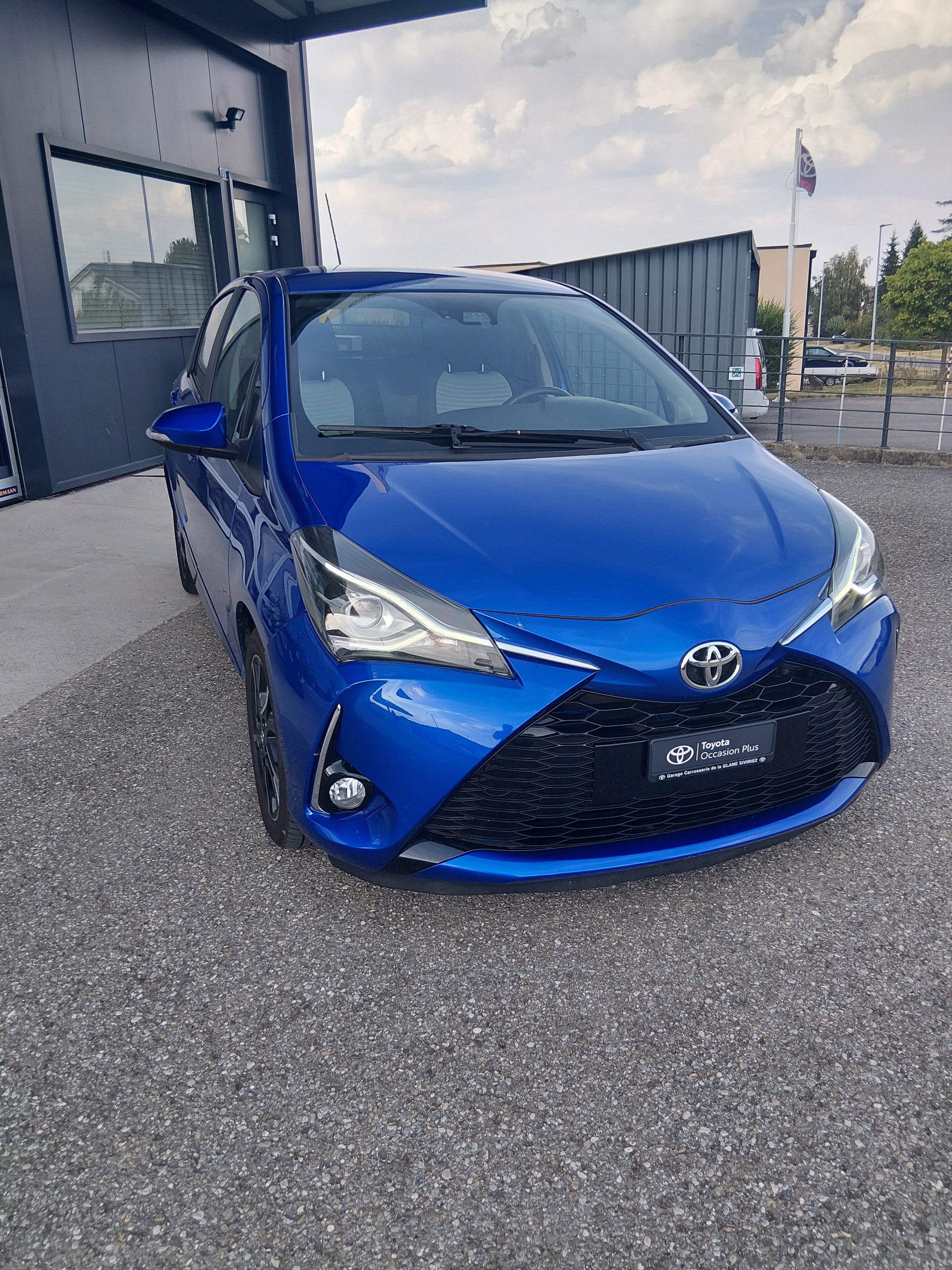 TOYOTA Yaris 1.5 Trend-image-1