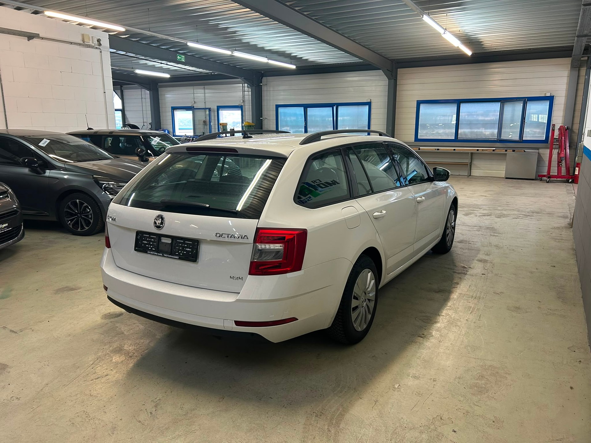 SKODA Octavia Combi 2.0 TSI Ambition 4x4 DSG-image-3