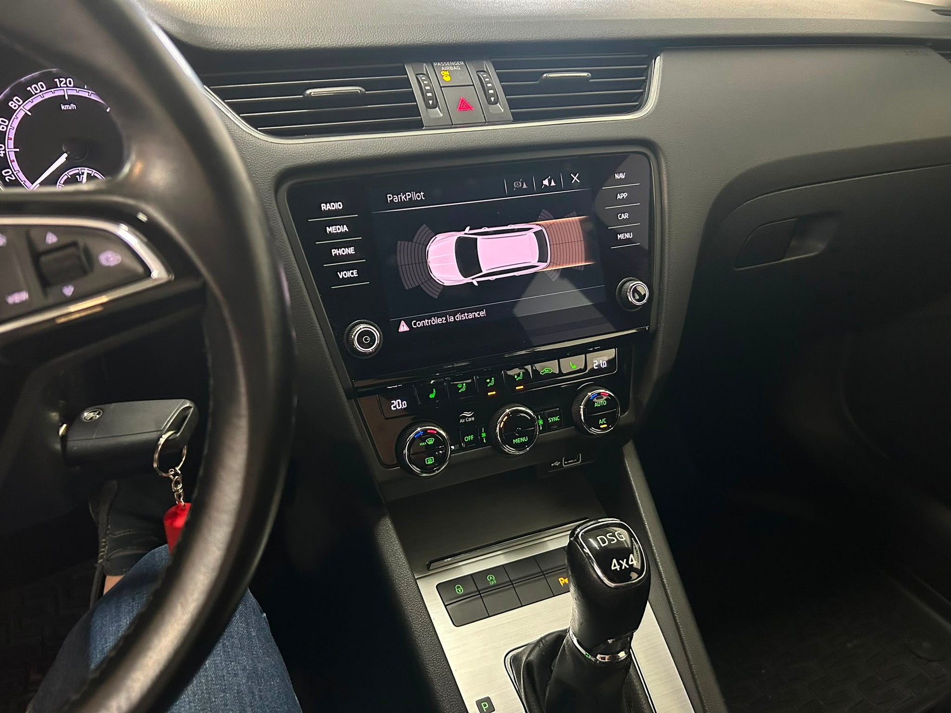 SKODA Octavia Combi 2.0 TSI Ambition 4x4 DSG-image-10
