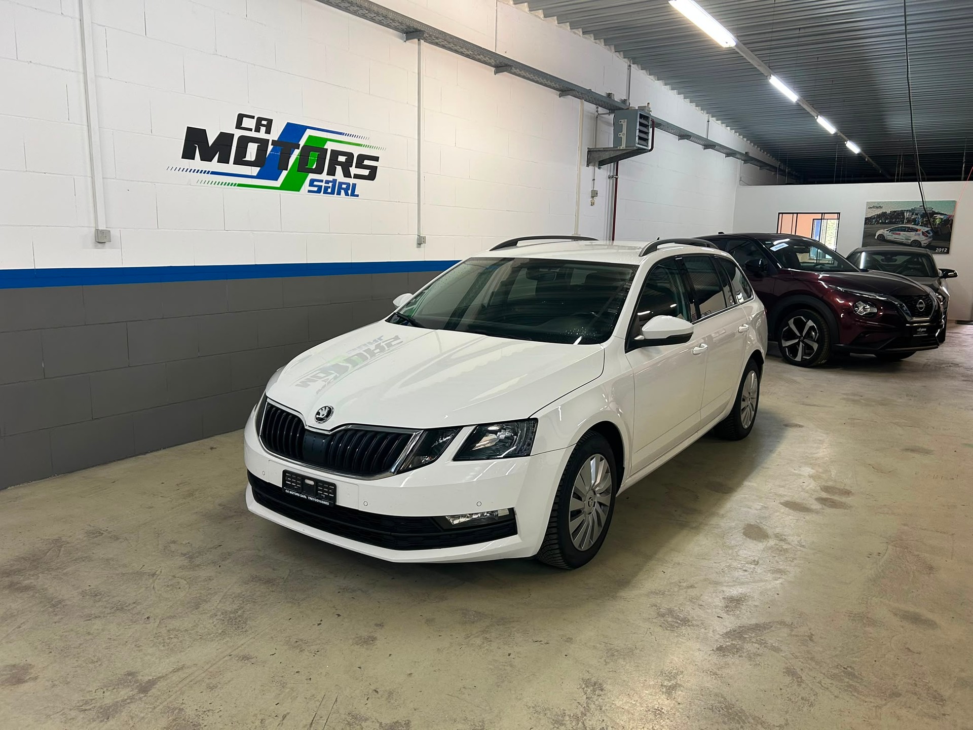 SKODA Octavia Combi 2.0 TSI Ambition 4x4 DSG-image-0