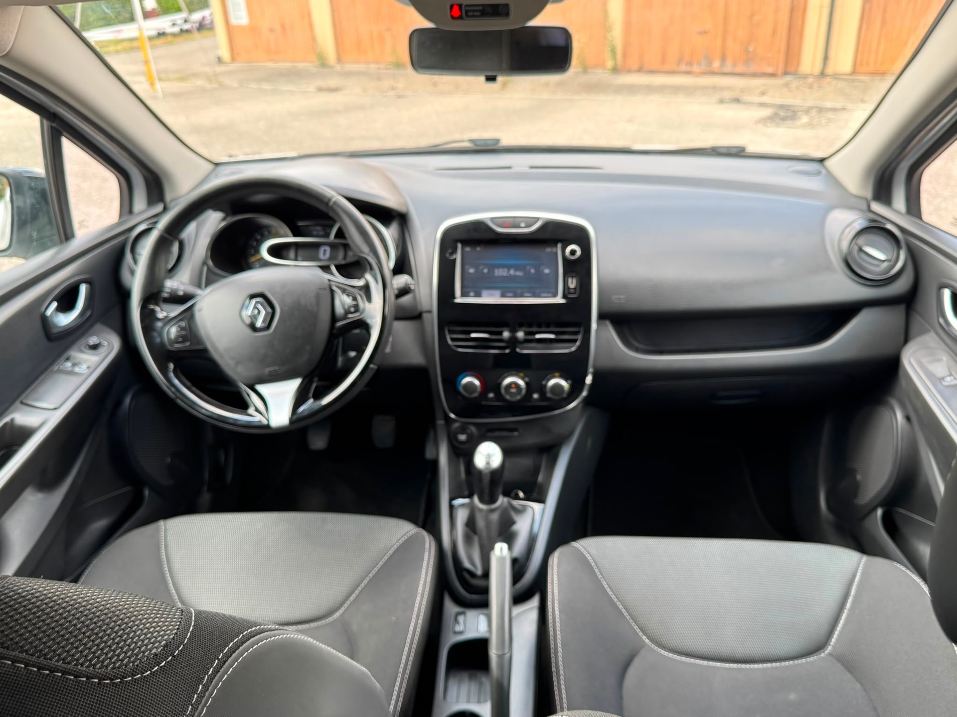 RENAULT Clio 0.9 12V Expression-image-12
