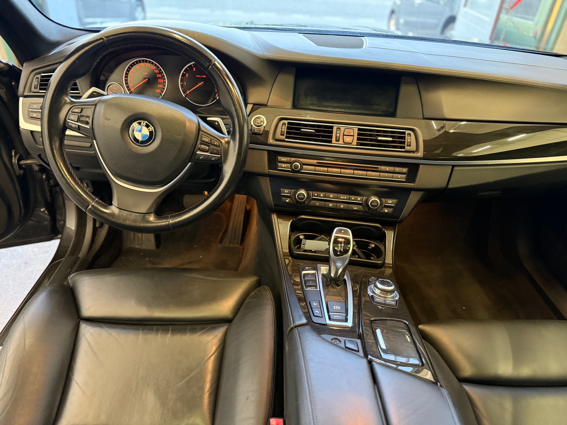 BMW 535i xDrive Steptronic-image-10