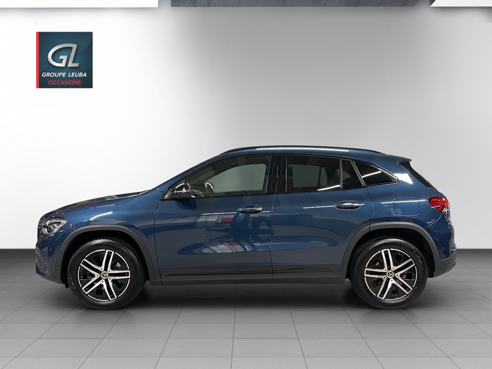 MERCEDES-BENZ GLA 200 Progressive 7G-DCT-showroom-element-2