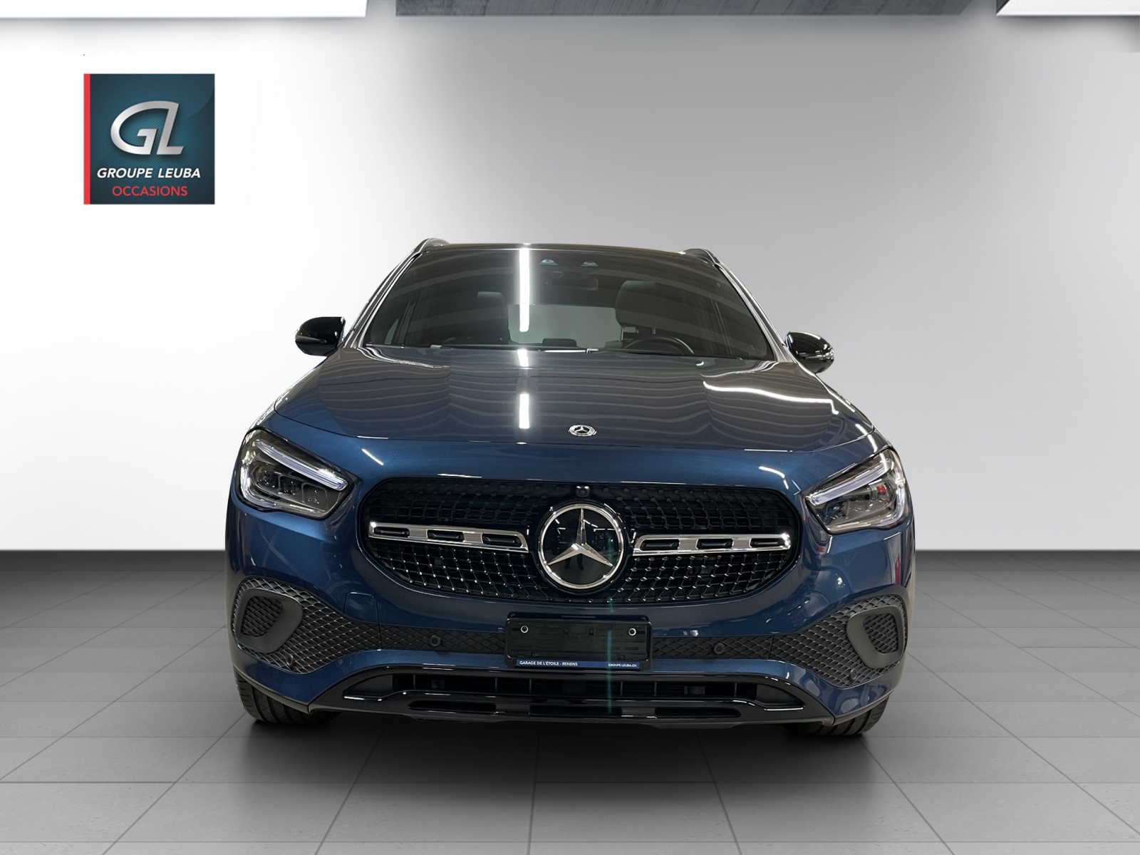 MERCEDES-BENZ GLA 200 Progressive 7G-DCT-showroom-element-1