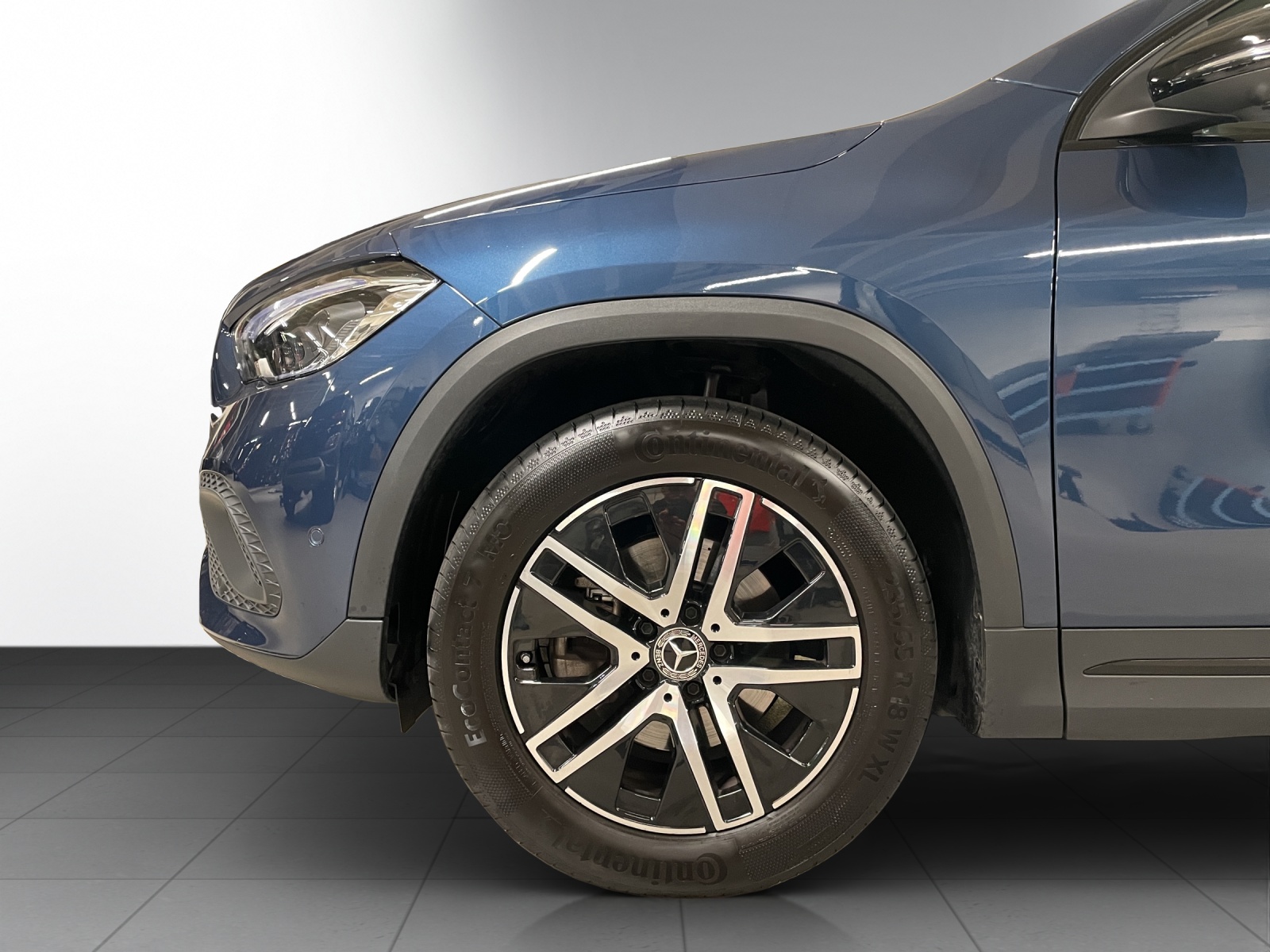 MERCEDES-BENZ GLA 200 Progressive 7G-DCT-image-6
