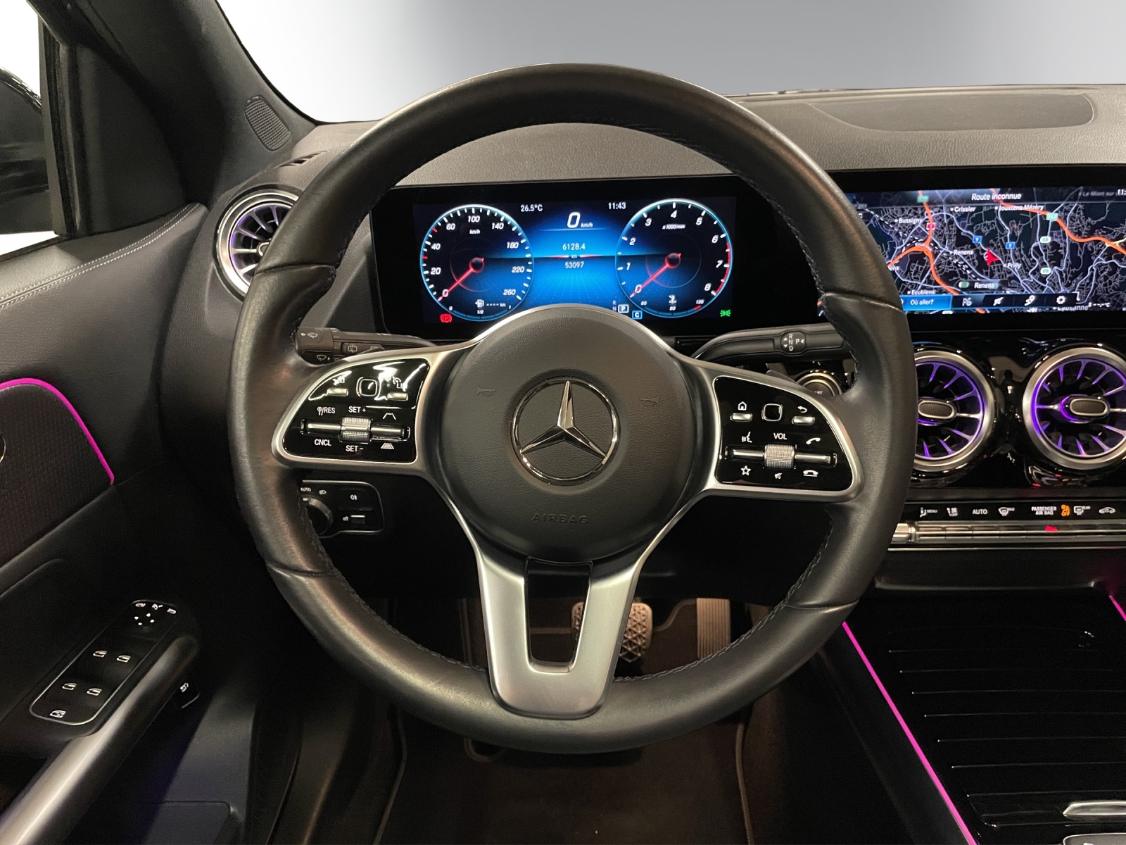 MERCEDES-BENZ GLA 200 Progressive 7G-DCT-image-12