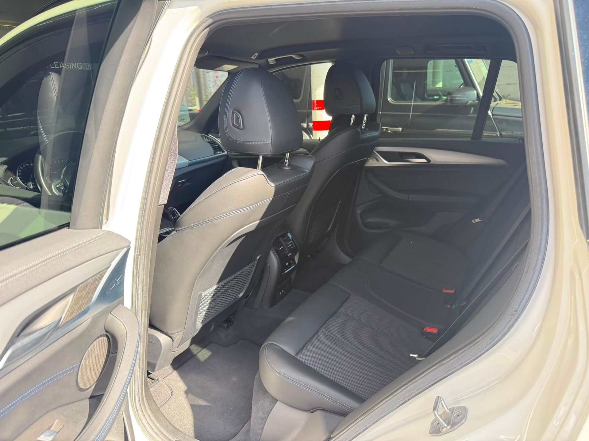 BMW X3 xDrive 20d M Sport *Head-Up* *Werksgarantie* *360 Kamera* Steptronic-image-12