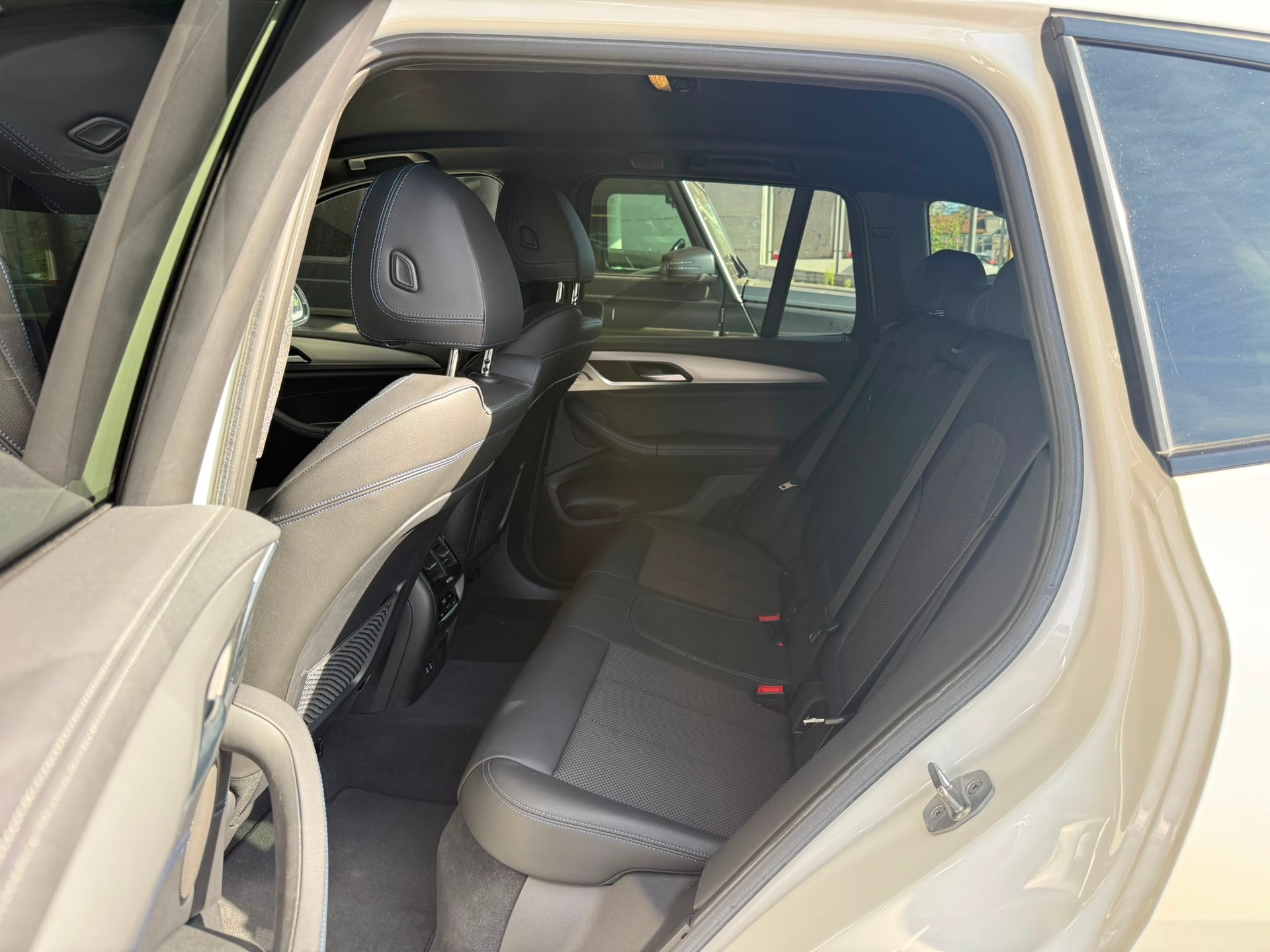 BMW X3 xDrive 20d M Sport *Head-Up* *Werksgarantie* *360 Kamera* Steptronic-image-13