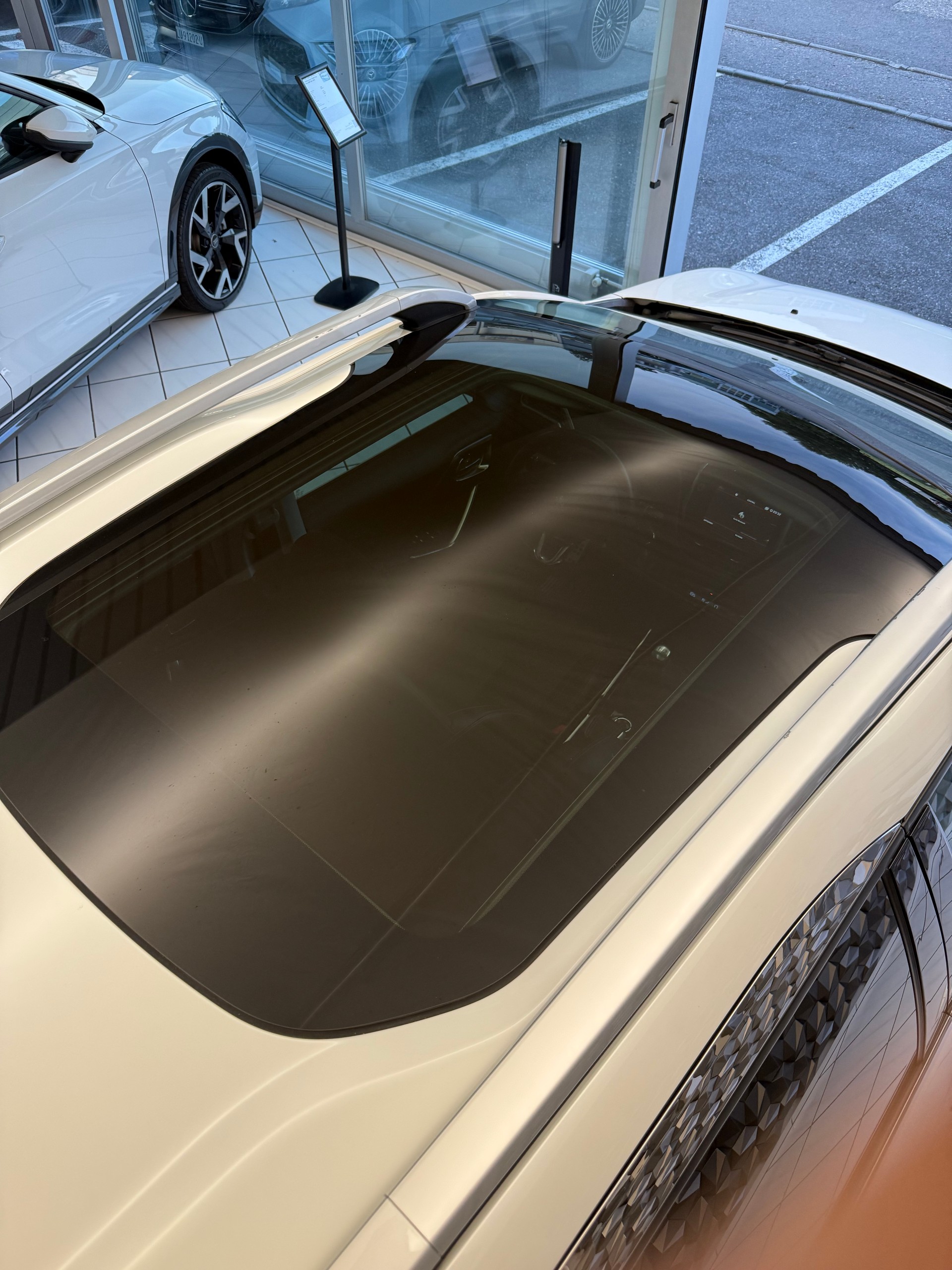 PEUGEOT 2008 1.6 BlueHDi Féline-image-21