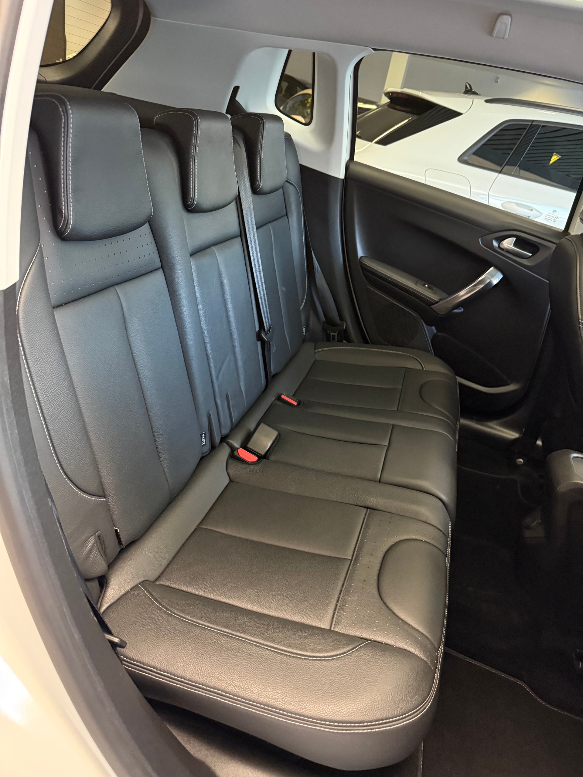 PEUGEOT 2008 1.6 BlueHDi Féline-image-12