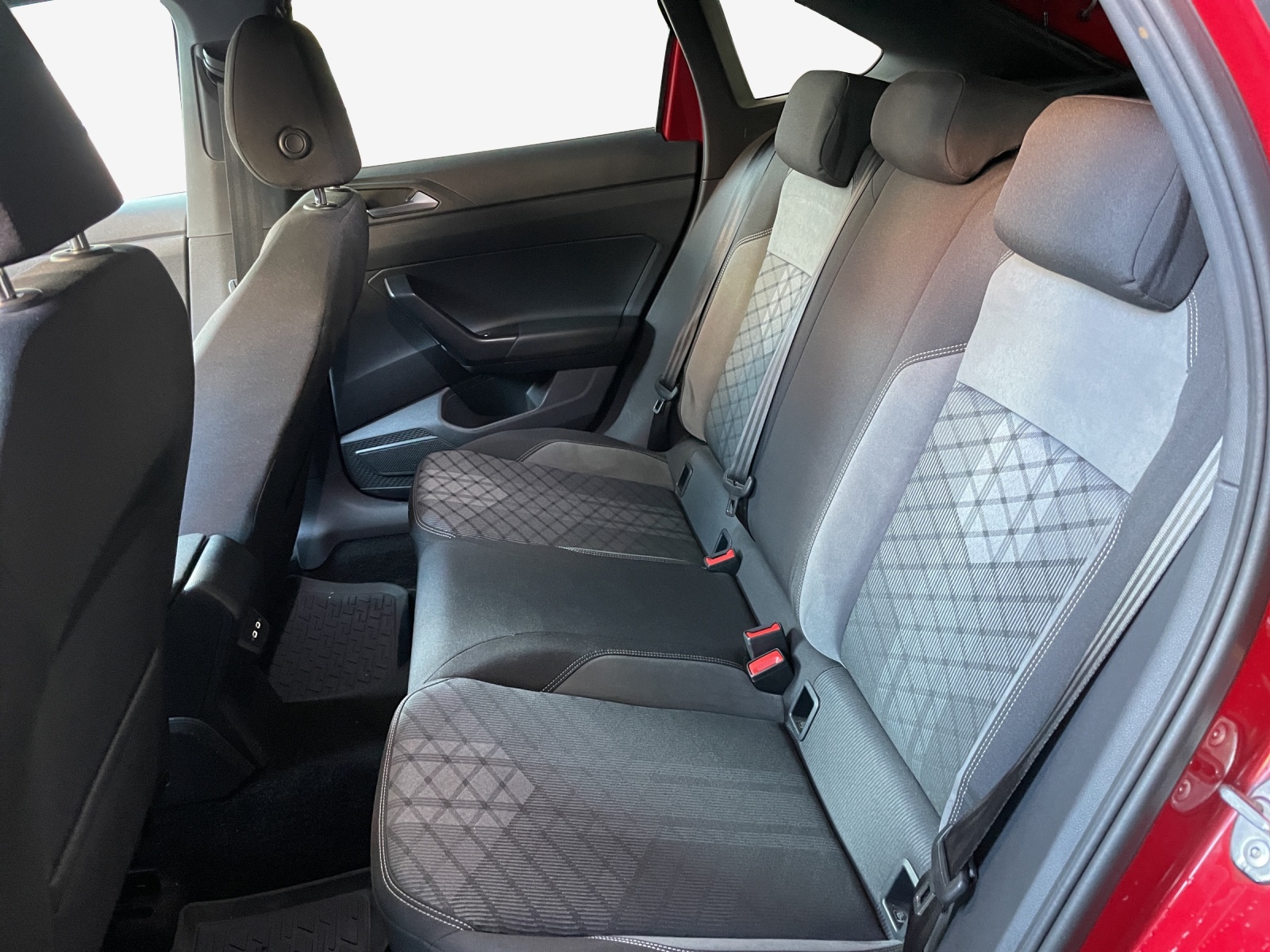 VW Taigo 1.0 TSI R-Line DSG-image-11