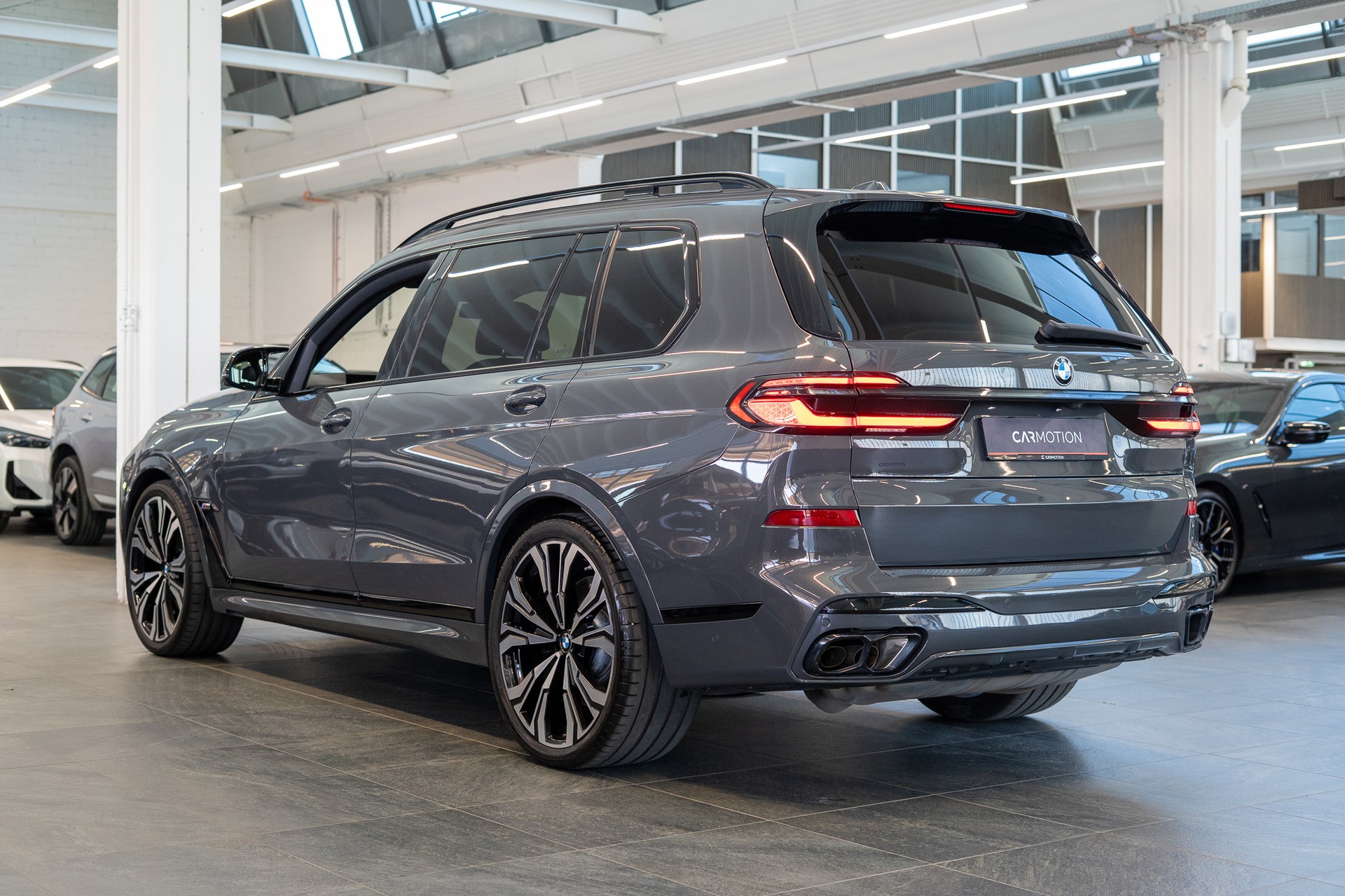 BMW X7 xDrive 48V M60i M Sport / 23" Felgen / Iconic Glow / Head-Up Display / Panorama-Schiebedach-showroom-element-3
