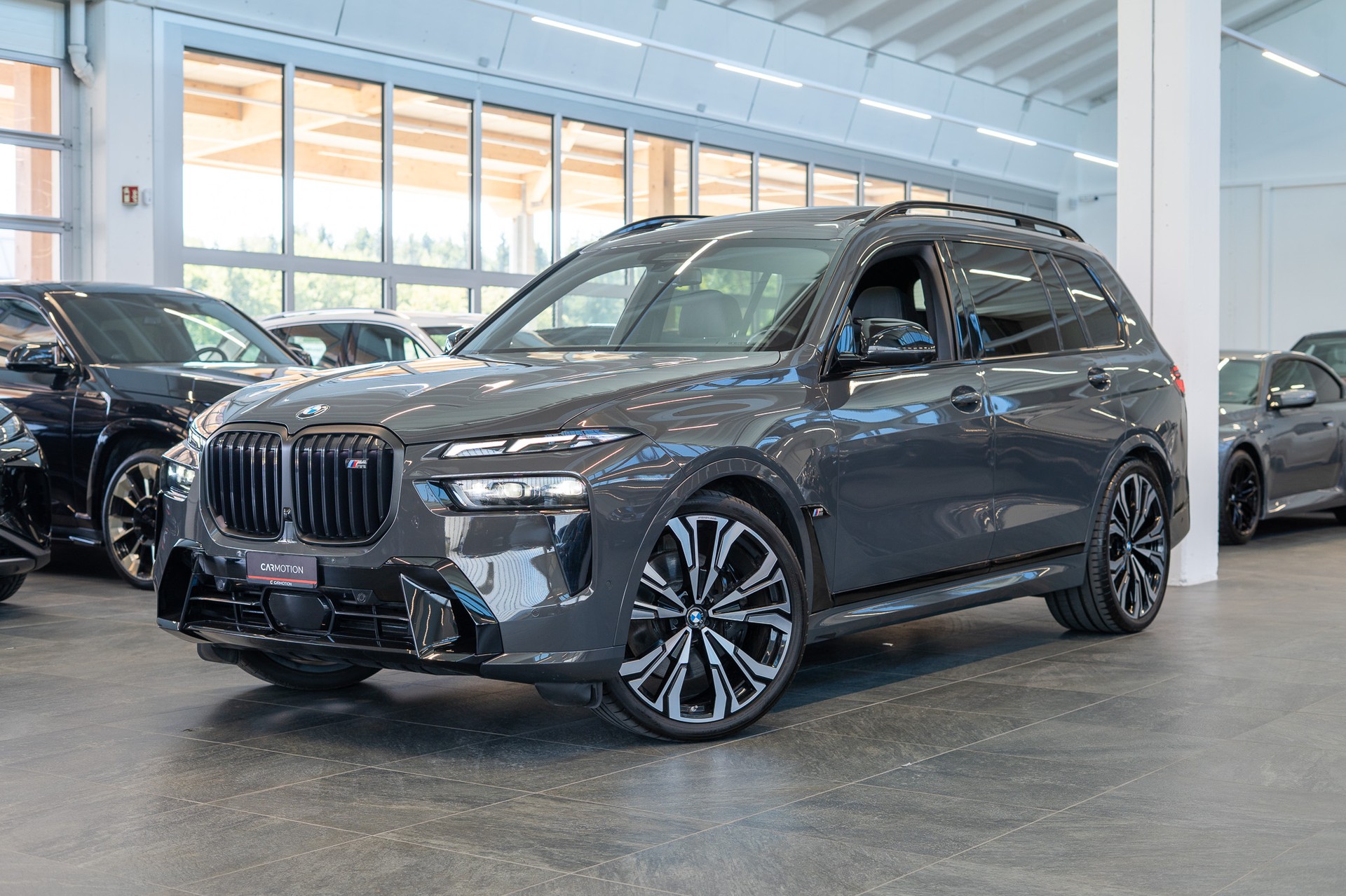 BMW X7 xDrive 48V M60i M Sport / 23" Felgen / Iconic Glow / Head-Up Display / Panorama-Schiebedach
