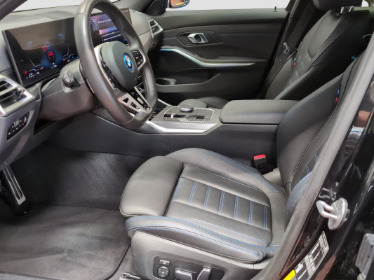 BMW 330e xDrive M Sport-image-7