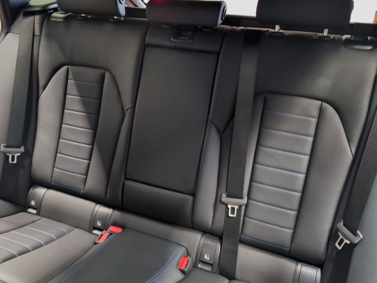 BMW 330e xDrive M Sport-image-8