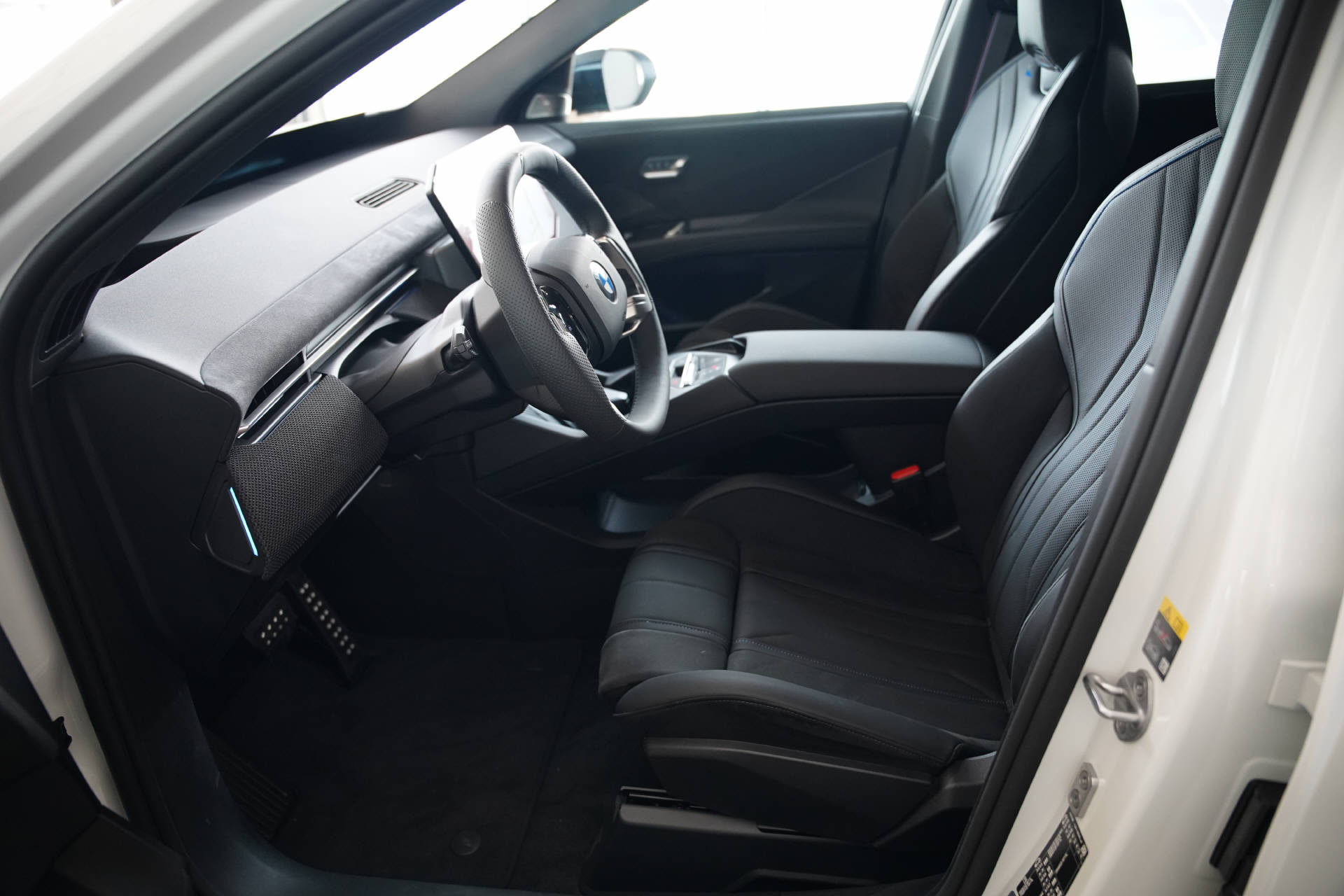 BMW iX3 50 xDrive M Sport Pro-image-7