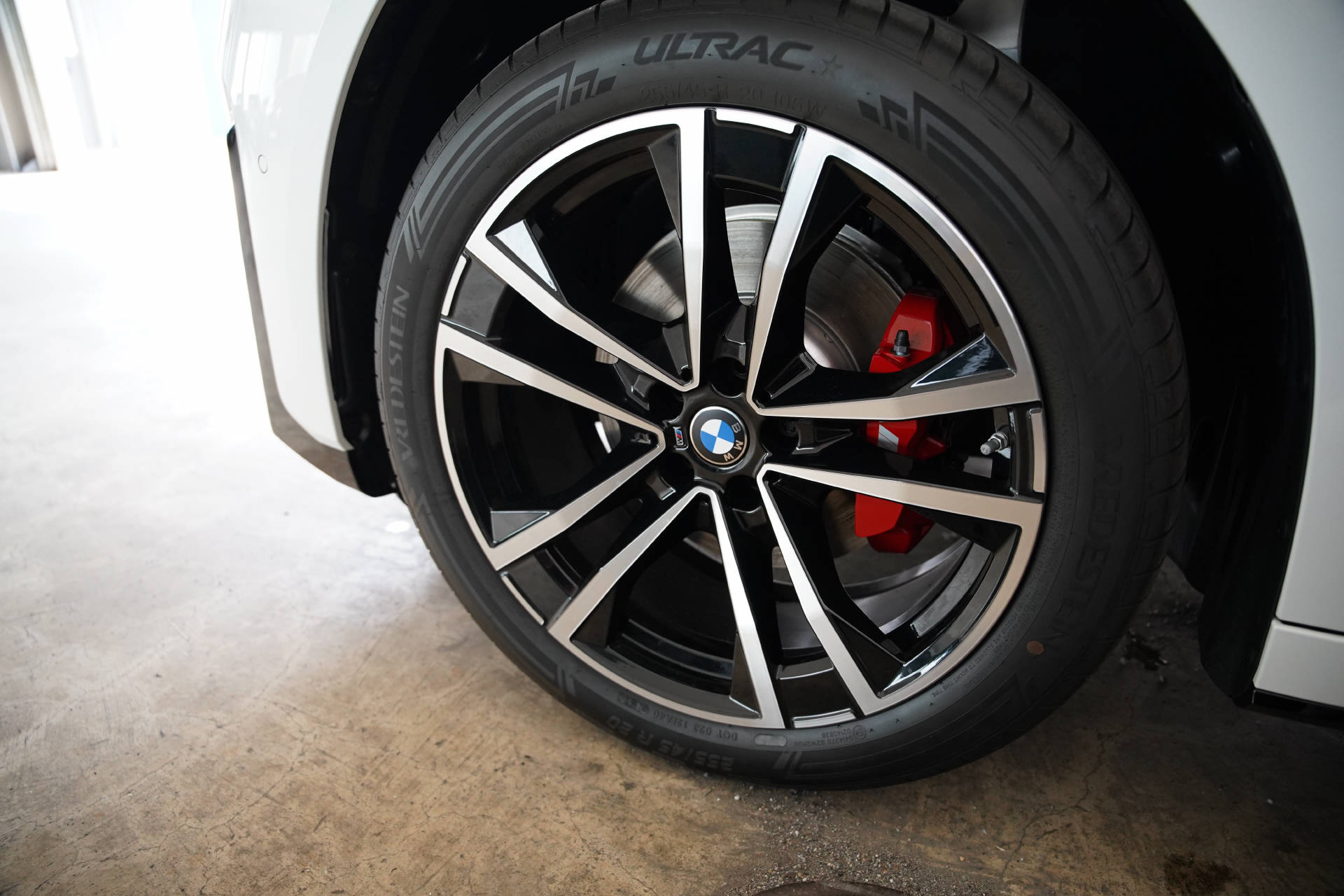 BMW iX3 50 xDrive M Sport Pro-image-5