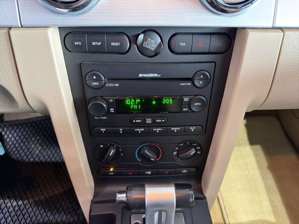 FORD MUSTANG CABRIO-image-11