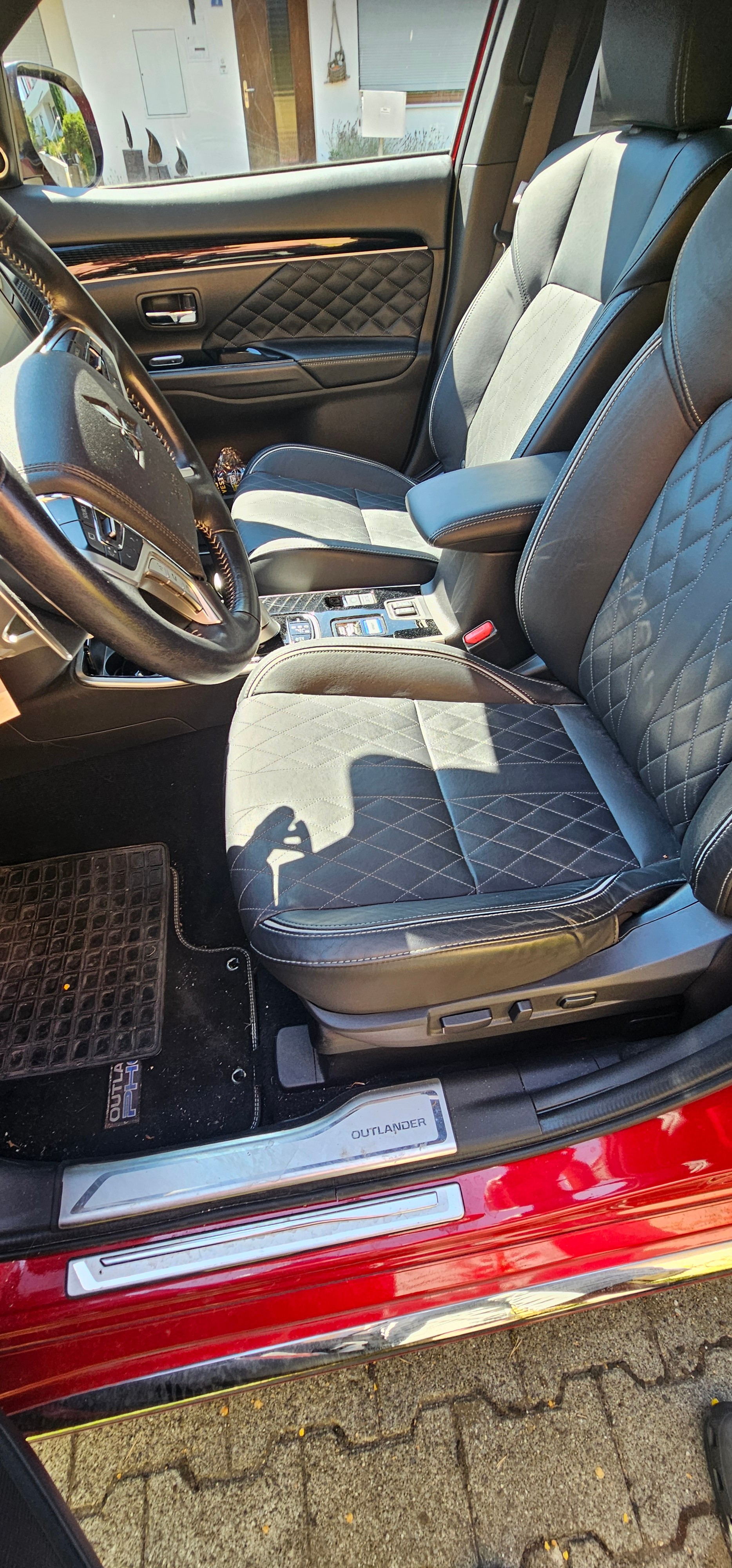 MITSUBISHI 2.4 PHEV Diamond S-Edition-image-3