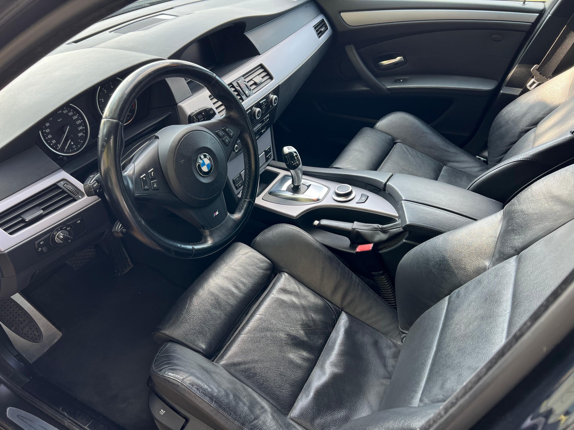 BMW 530i Touring Steptronic-image-8