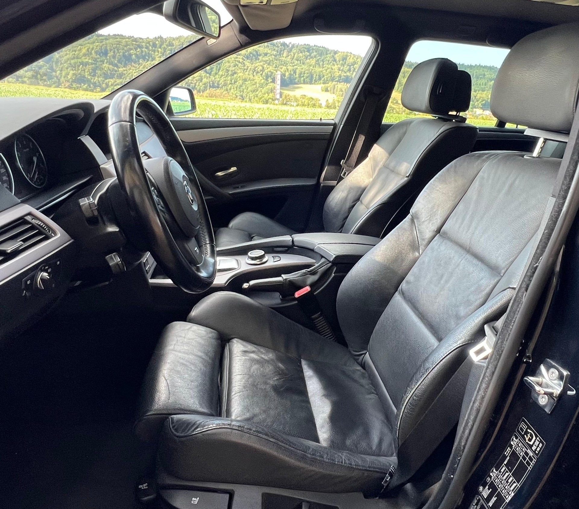 BMW 530i Touring Steptronic-image-10