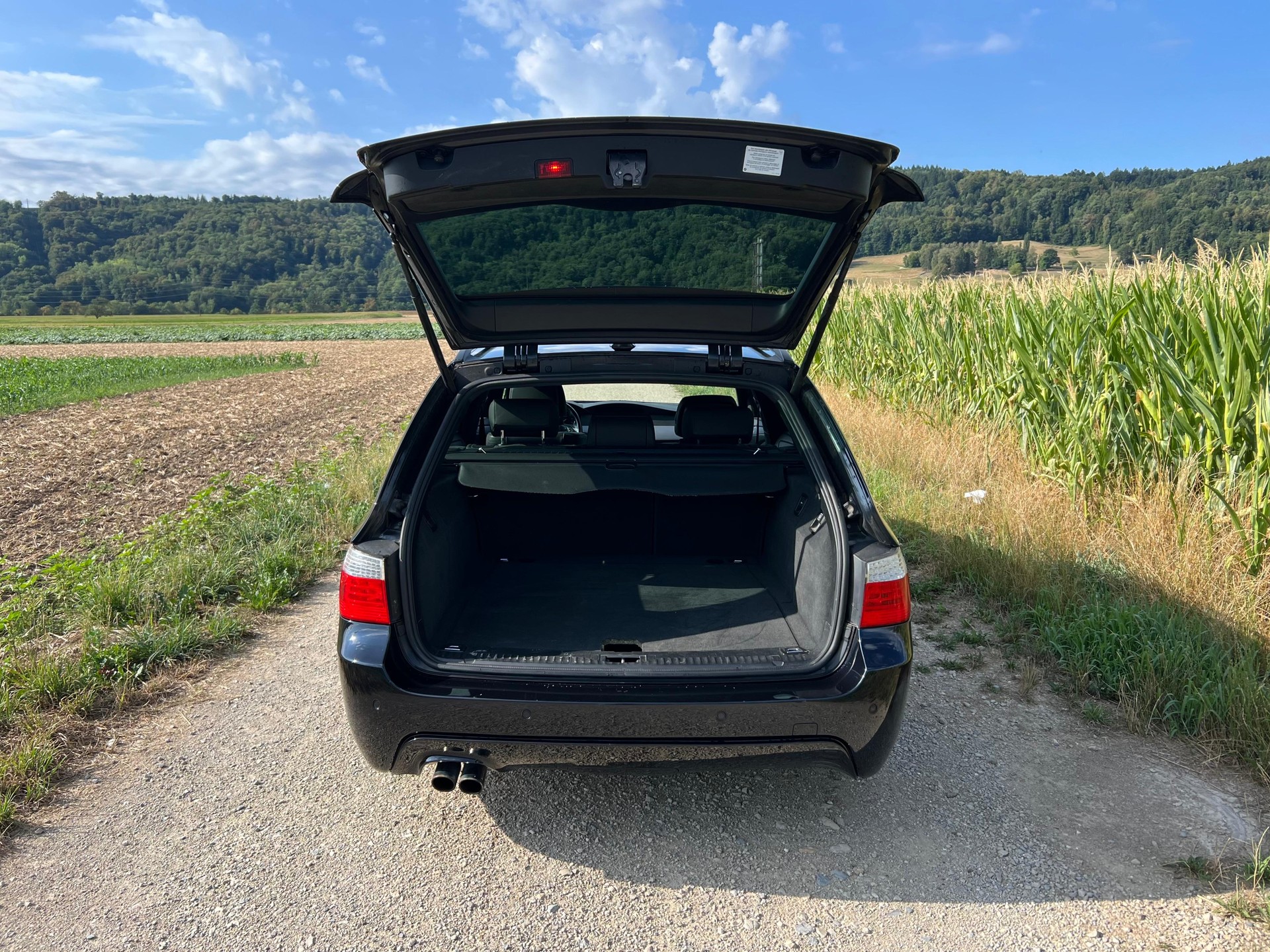 BMW 530i Touring Steptronic-image-12