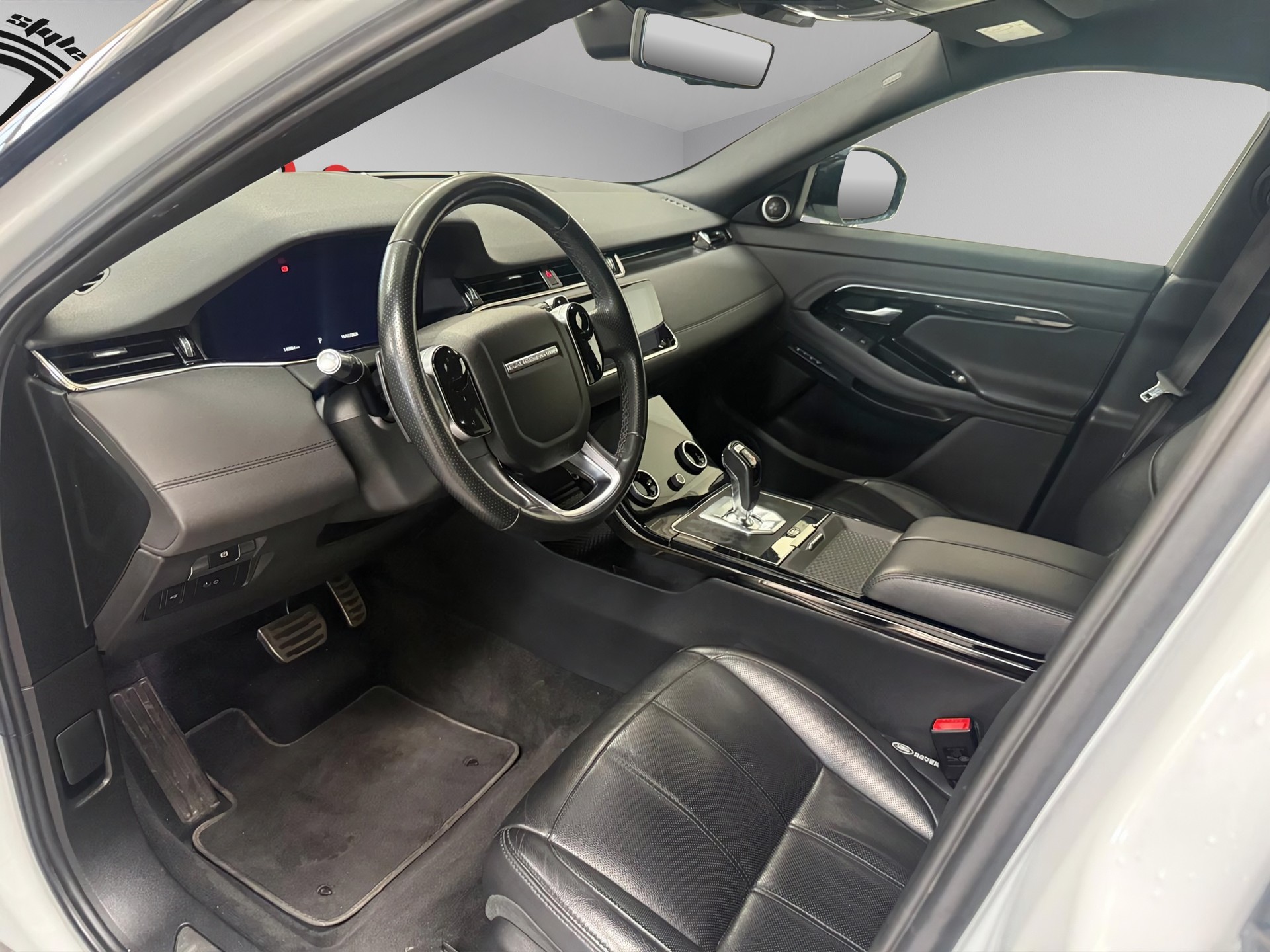 LAND ROVER Range Rover Evoque R-Dynamic D 180 AT9-image-8