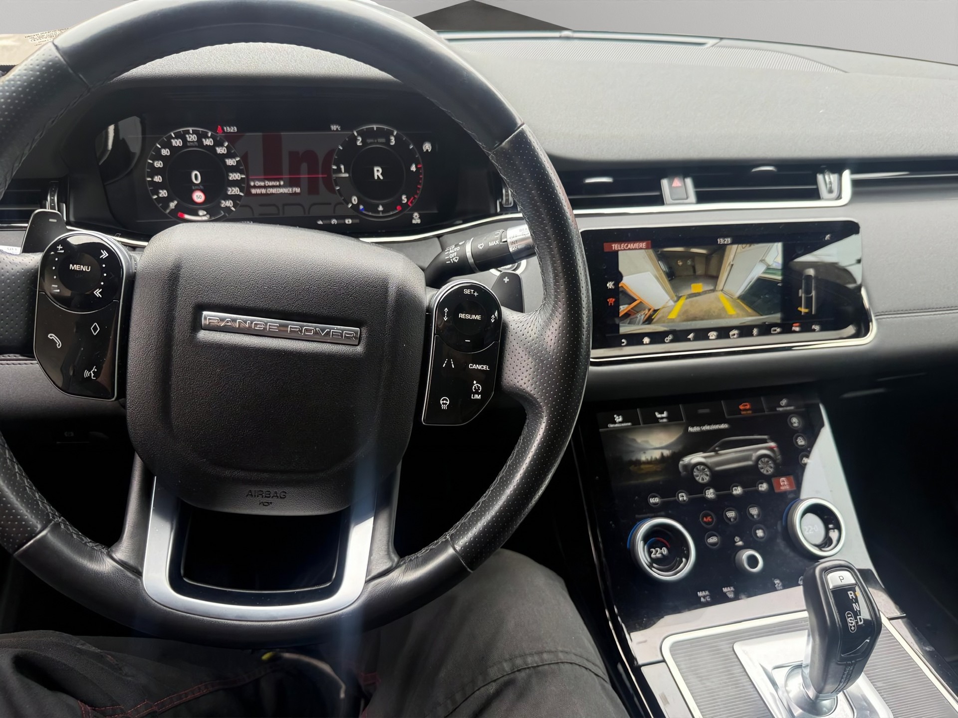 LAND ROVER Range Rover Evoque R-Dynamic D 180 AT9-image-9