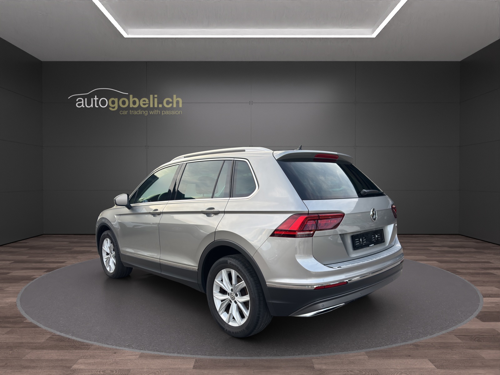 VW Tiguan 2.0TSI Highline 4Motion DSG-showroom-element-1