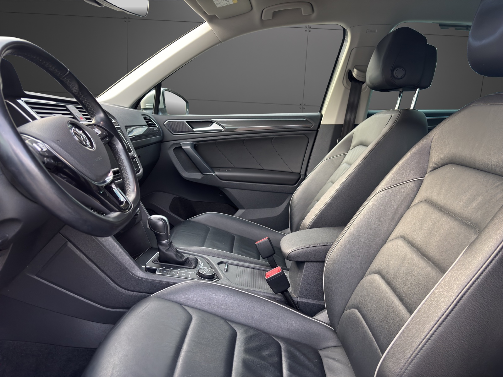 VW Tiguan 2.0TSI Highline 4Motion DSG-showroom-element-2