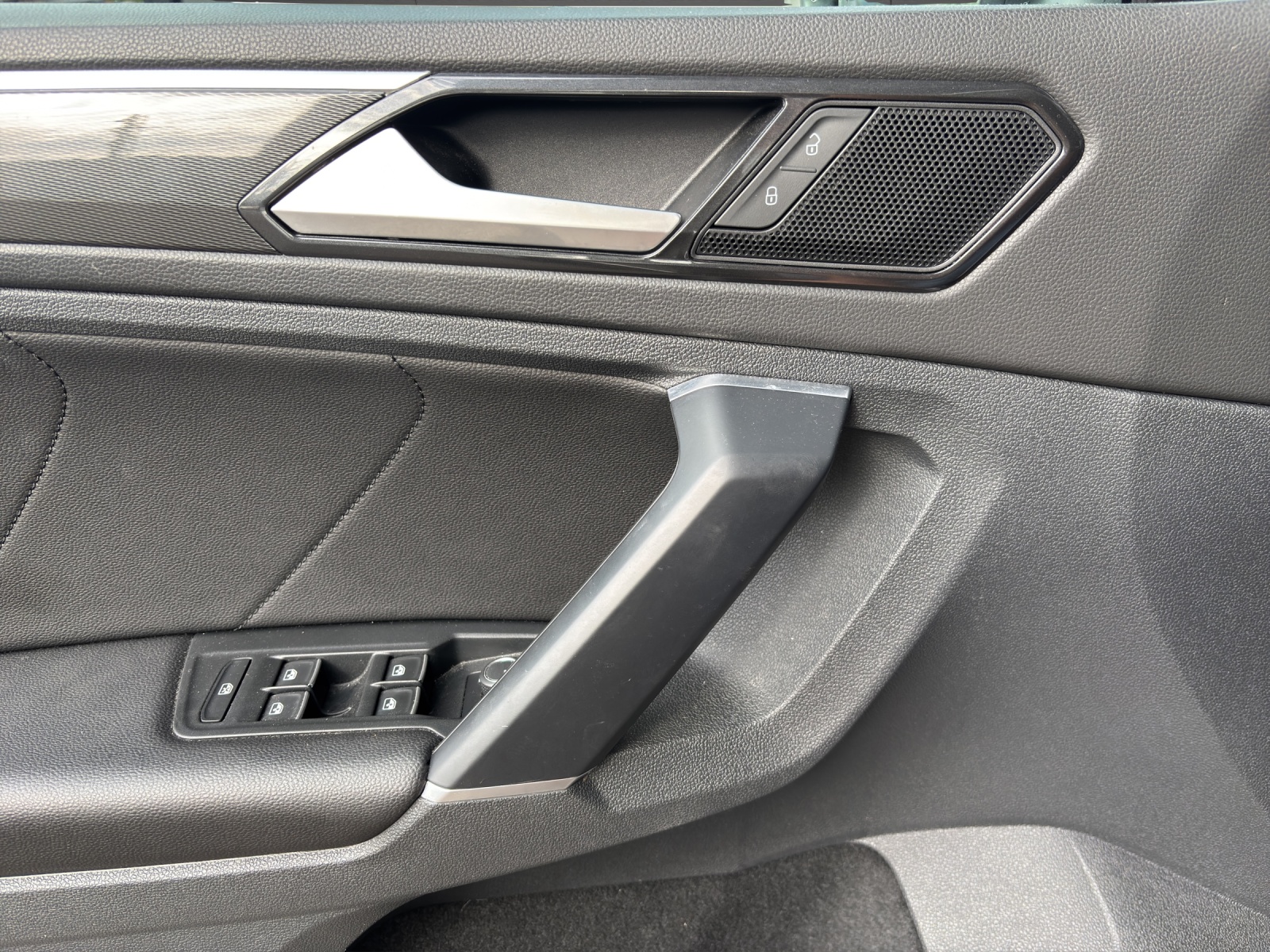 VW Tiguan 2.0TSI Highline 4Motion DSG-image-9