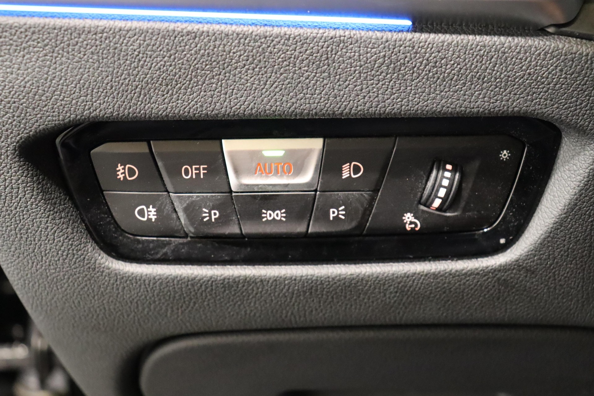 BMW 330e xDrive-image-20